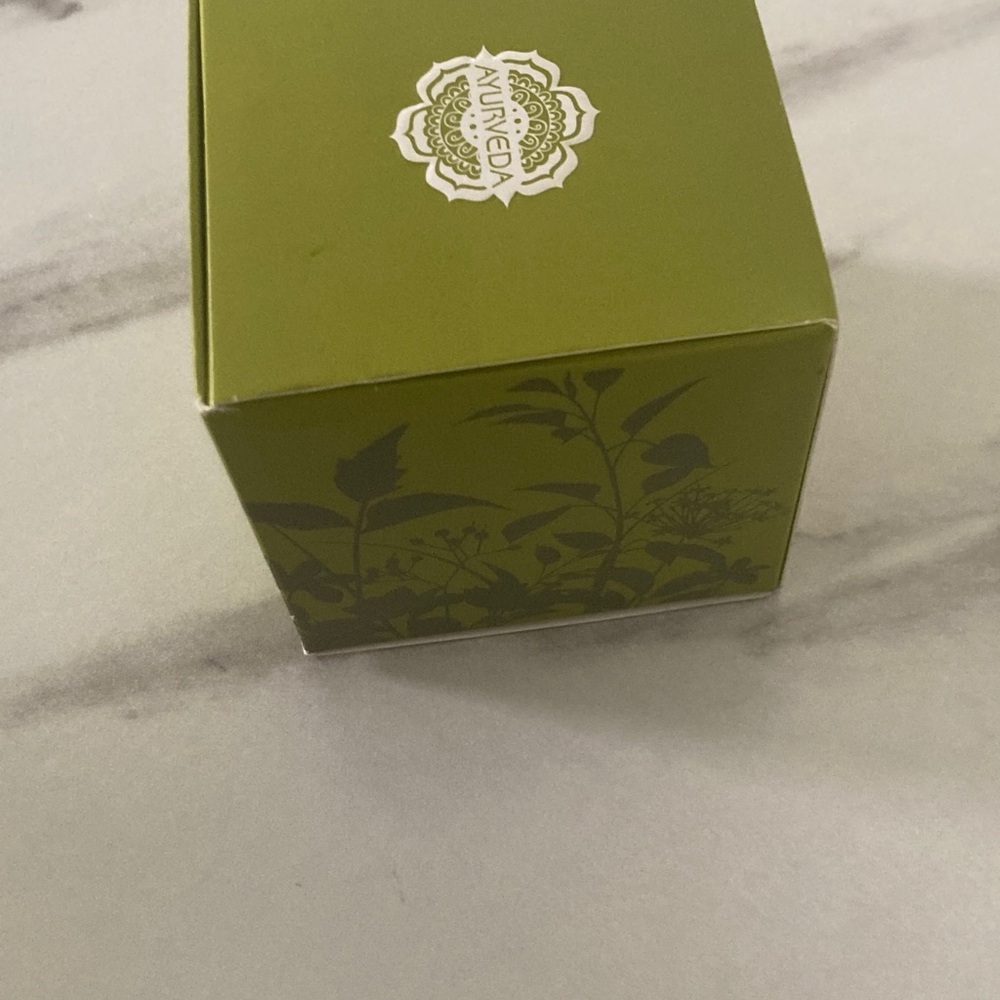 Purifying Protecting Night Cream — Green - Picture 13 of 15